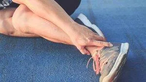 آب آوردن مچ پا