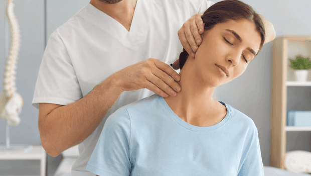 ماساژ ملایم برای دیسک گردن